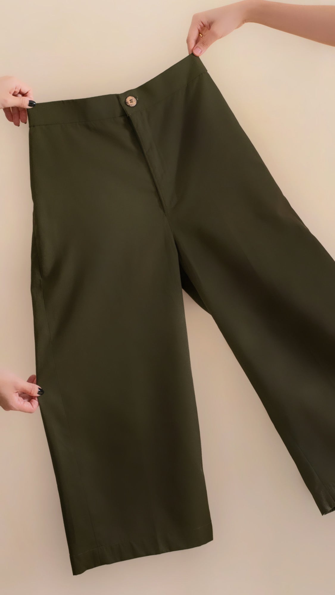 Laundry Studio Clothing Store Singapore Hunter Green Wide Legged Cropped Pants Product Image